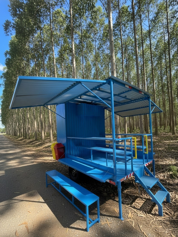 Area de Vivência IMPLEMAK a mais completa, com dois banheiros e ducha, lixeiras de residuos, pia para lavar as mãos